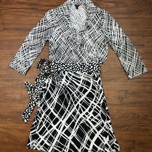 Ann Taylor Black and White Geometric Pattern Wrap Dress